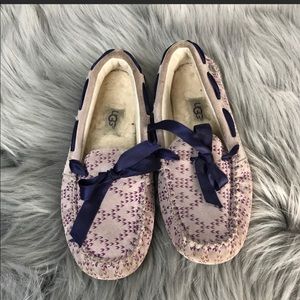 EUC UGG Purple Girls Moccasins with Ribbon sz 12